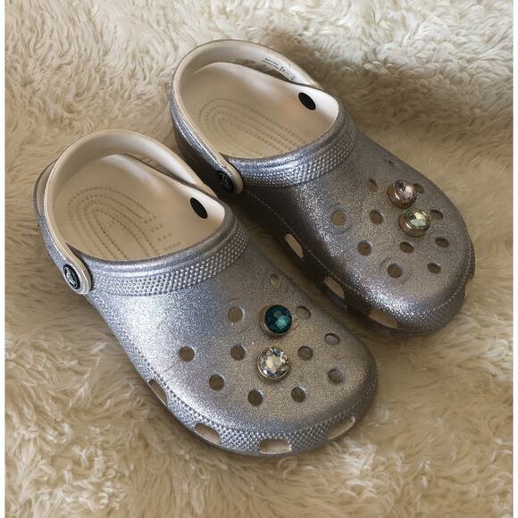 Crocs Shoes Womens 8 Men’s 6 Silver Glitter Classic Clogs Slip Ons 4 Jibbets - Picture 1 of 8